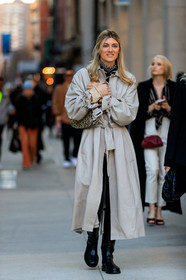 light beige leather trenchcoat, animal skin bag, shoulder bag, black scarf, beige scarf, striped scarf, black leather boots, flat boots, high boots, belted trench coat, fashion week, frenchystyle, FW, jonathan paciullo, street style, FALL WINTER 2020-2021, AUTUMN WINTER 2020-2021, FW 20-21, vertical, full length, NYFW, NEW YORK
