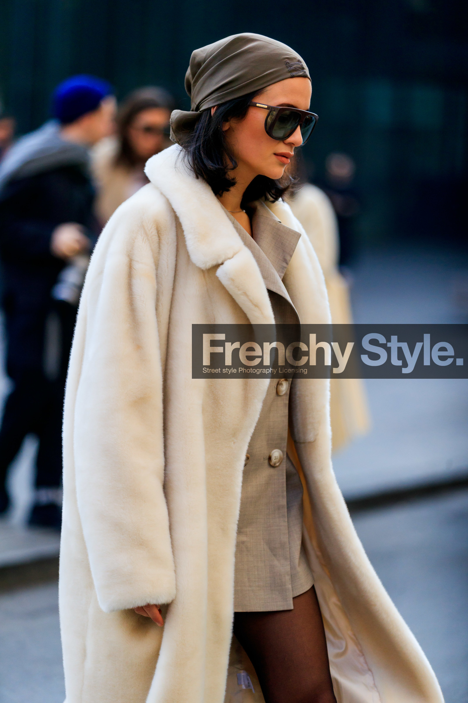 anna rosa vitiello, beige jacket, blazer, brown scarf, Fur coat, headscarf, sunglasses, white coat, white fur, MILAN, MFW, fashion week, frenchystyle, FW, jonathan paciullo, street style, AUTUMN WINTER 2019-2020, AW 19-20, FALL WINTER 2019-2020, FW 19-20, vertical, atmosphere details, detail