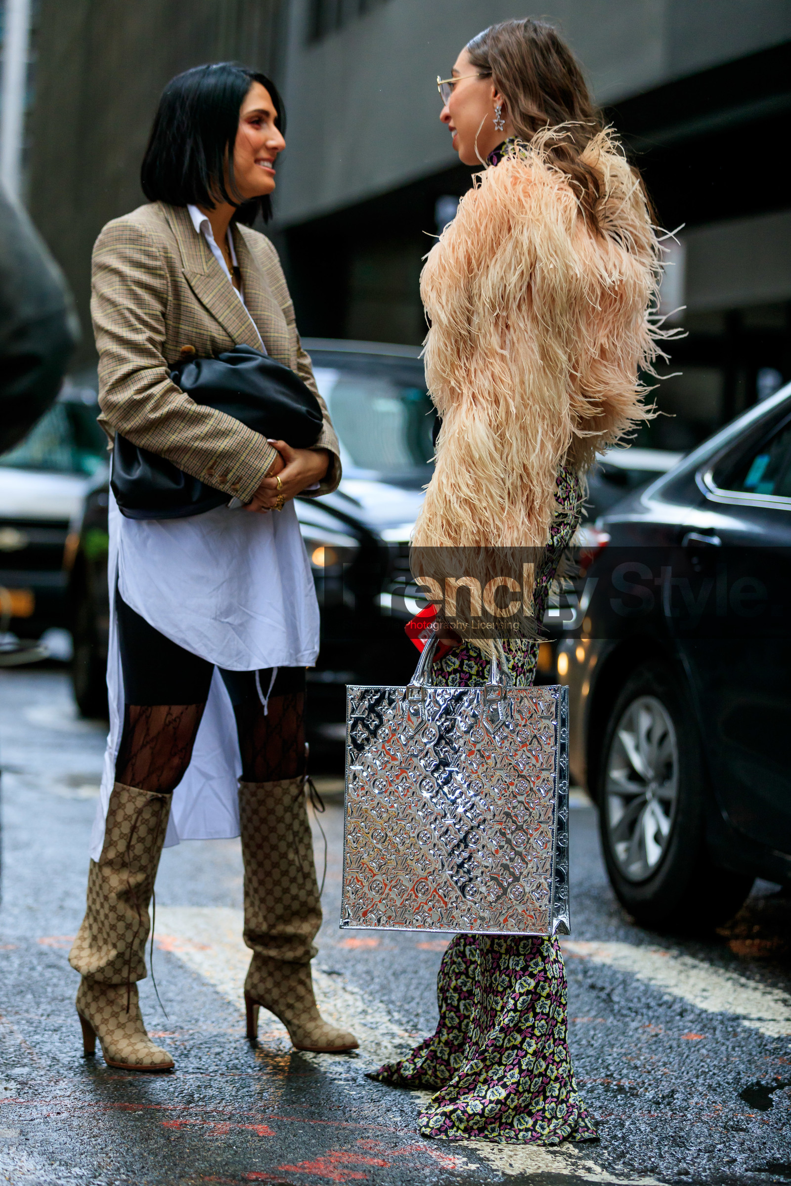 louis vuitton bag, silvered bag, big bag, shopping bag, monogrammed bag, hand bag, silk pants, floral printed pants, pink pants, flare pants, monogrammed boots, gucci shoes, high boots, high heels boots, black tights, gucci tights, light pink coat, fur coat, feather details coat, feather details, fashion week, frenchystyle, FW, jonathan paciullo, street style, AUTUMN WINTER 2020-2021, FALL WINTER 2020-2021, FW 20-21, vertical, full length, NYFW, NEW YORK
