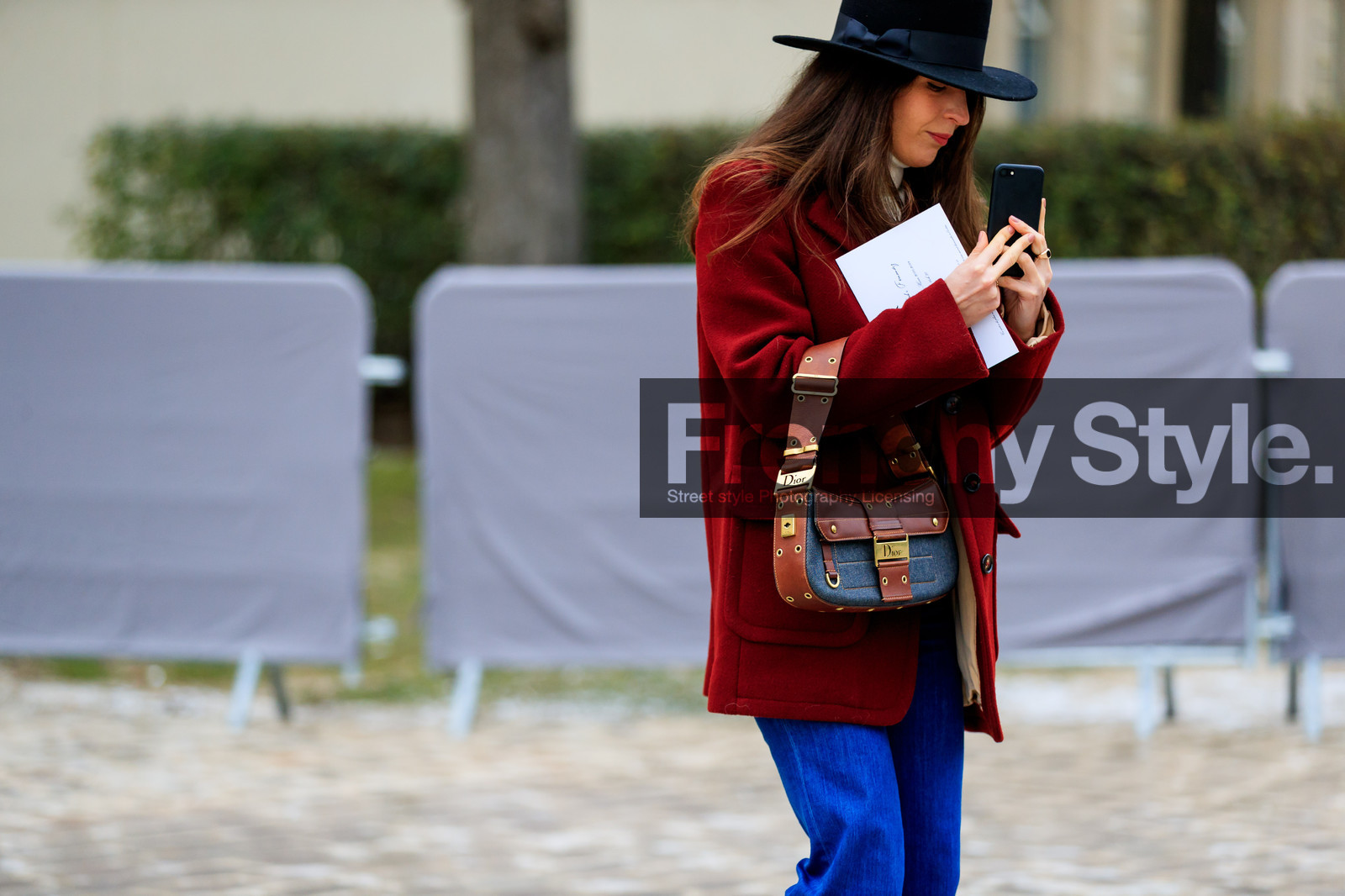 black hat, blue denim, brown bag, christian dior, denim pants, graphic bag, jeans, leather bag, printed bag, red jacket, trousers, fashion week, frenchystyle, FW, jonathan paciullo, street style, PFW, PARIS, AUTUMN WINTER 2018-2019, FALL WINTER 2018-2019, FW 18-19, horizontal, atmosphere details