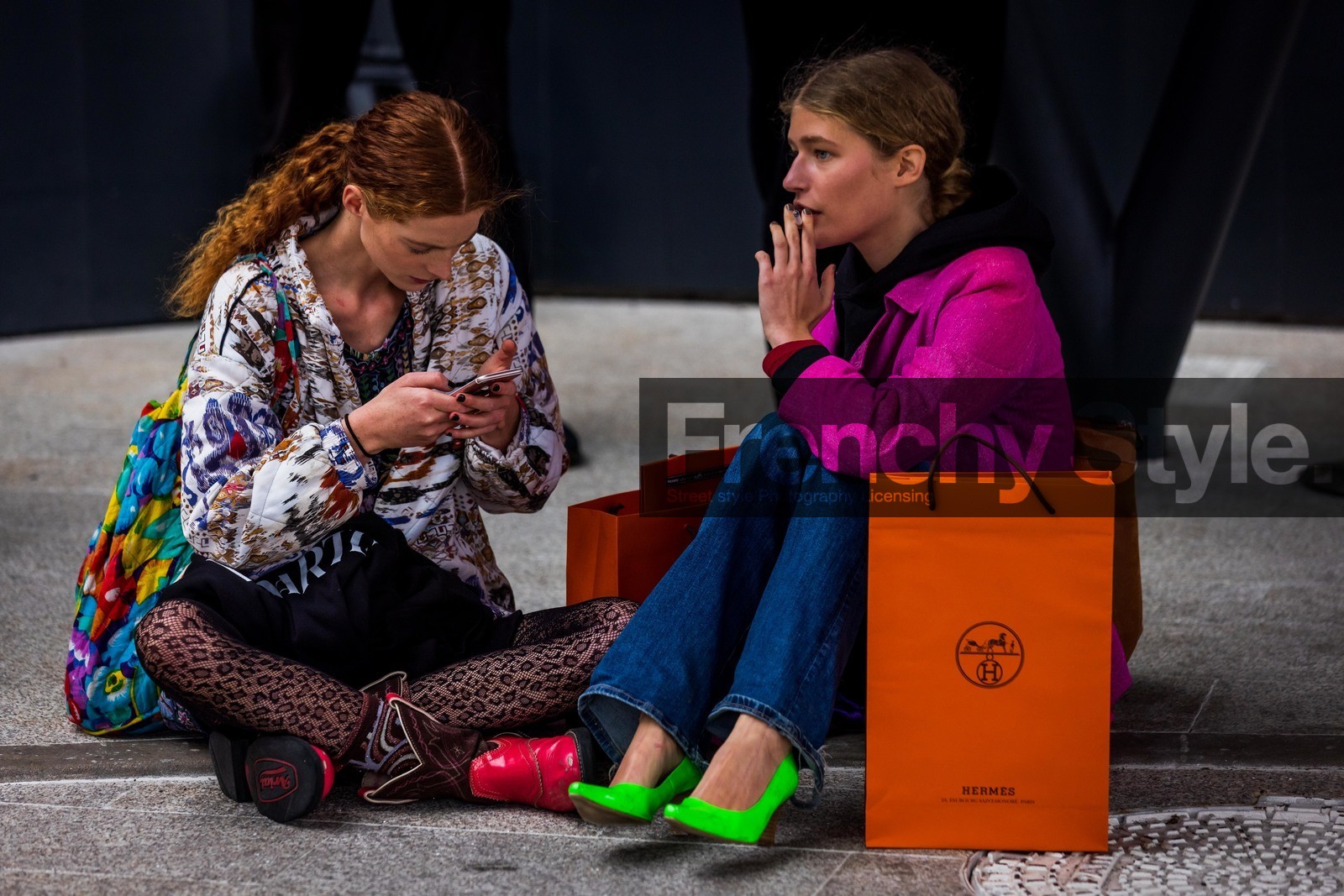 bag, blue bag, blue denim, color, denim, floral print, flower, fluo green heels, fluo pink shirt, heels, hermes bag, jacket, pink shirt, print, printed bag, printed jacket, red santiags, santiags, shirt, smartphone, white jacket, fashion week, frenchystyle, FW, jonathan paciullo, street style, PFW, PARIS, SPRING SUMMER 2022, SS 22, atmosphere details, horizontal