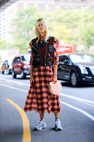 black jacket, brown jacket, checked dress, fashion week, frenchystyle, full length, FW, graphic bag, graphic dress, grey sneakers, jonathan paciullo, leather bag, leather jacket, leather perfecto, leather shoes, NEW YORK, nike, NYFW, orange dress, pink bag, plaid, printed dress, sleeveless, SPRING SUMMER 2018, SS 18, street style, vertical