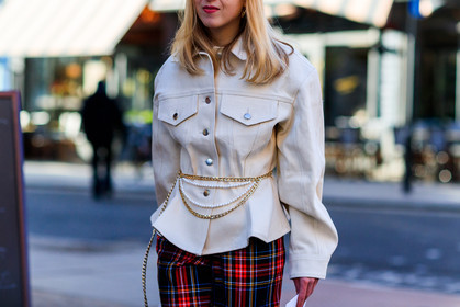 belt, checked, denim jacket, graphic pants, pearls, plaid, printed pants, red pants, tartan, trousers, white denim, fashion week, frenchystyle, FW, jonathan paciullo, street style, LFW, LONDON, AUTUMN WINTER 2018-2019, AW 18-19, FALL WINTER 2018-2019, FW 18-19, horizontal, atmosphere details, detail