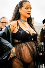 black pattent jacket, black bra, black dress, tulle dress, multiple necklaces, long hair, burgundy lips, make up, rihanna, fashion week, frenchystyle, FW, jonathan paciullo, street style, AUTUMN WINTER 2022-2023, FALL WINTER 2022_2023, FW 22-23, PFW, PARIS, vertical, detail