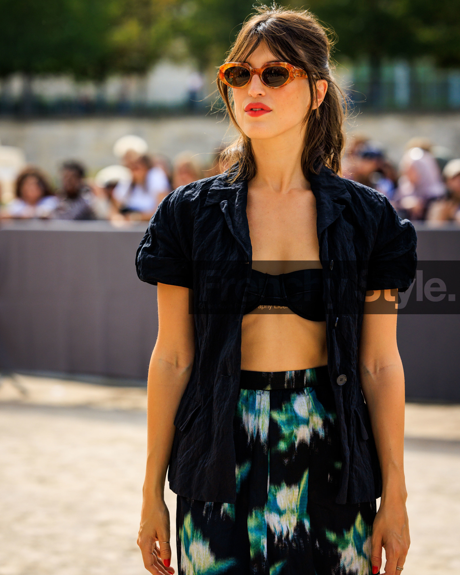 fashion week, frenchystyle, FW, jonathan paciullo, street style, PFW, PARIS, SPRING SUMMER 2024, SS 24, vertical, atmosphere details, detail