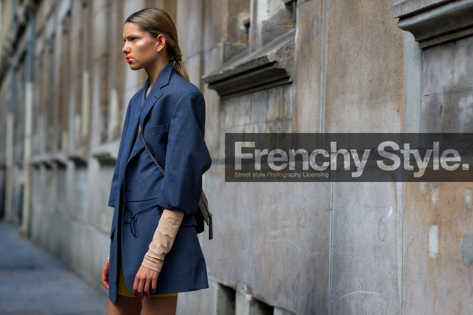 beige top, blazer, grey jacket, maison martin margiela, oversize, ponytail, red lips, wet hair, PFW, fashion week, frenchystyle, FW, jonathan paciullo, street style, PARIS, horizontal, atmosphere details, detail, model, AUTUMN WINTER 2018-2019, FALL WINTER 2018-2019, FW 18-19