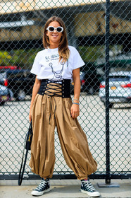 beige pants, black bag, black shoes, black sneakers, carola bernard, converse, corset, fashion week, frenchystyle, full length, FW, jonathan paciullo, leather bag, leather shoes, NEW YORK, NYFW, printed t shirt, SPRING SUMMER 2018, SS 18, street style, sunglasses, trousers, vertical, white t shirt, wide pants