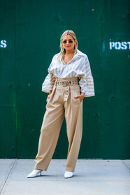 beige pants, beige shirt, carola bernard, danielle bernstein, fashion week, frenchystyle, full length, FW, graphic shirt, high heels, high waist, jonathan paciullo, leather shoes, mules, NEW YORK, NYFW, printed shirt, SPRING SUMMER 2018, SS 18, street style, striped shirt, stripes, sunglasses, trousers, vertical, white shoes, wide pants