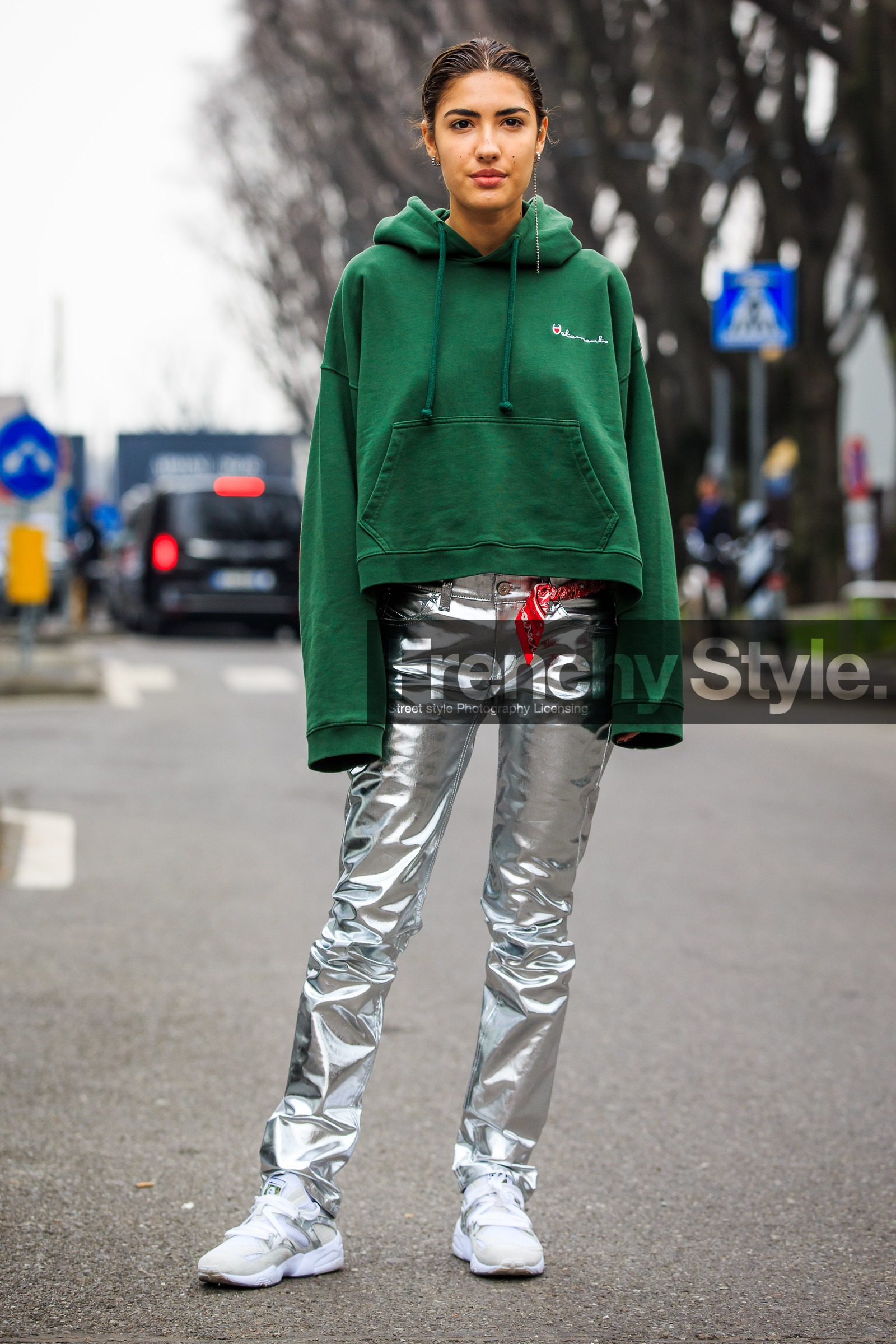 AUTUMN WINTER 2016-2017, AW 16-17, FALL WINTER 2016-2017, fashion week, frenchystyle, full length, FW, FW 16-17, green sweater, hoodie, jonathan paciullo, leather pants, LFW, LONDON, MENSWEAR, patricia manfield, red bandana, silver pants, street style, trousers, vertical, vêtements, white sneakers