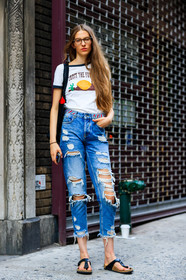 birkenstock, black shoes, blue denim, denim pants, fashion week, frenchystyle, full length, FW, jeans, jonathan paciullo, leather bag, leather shoes, model, NEW YORK, NYFW, printed t shirt, ripped pants, SPRING SUMMER 2018, SS 18, street style, trousers, vertical, white t shirt
