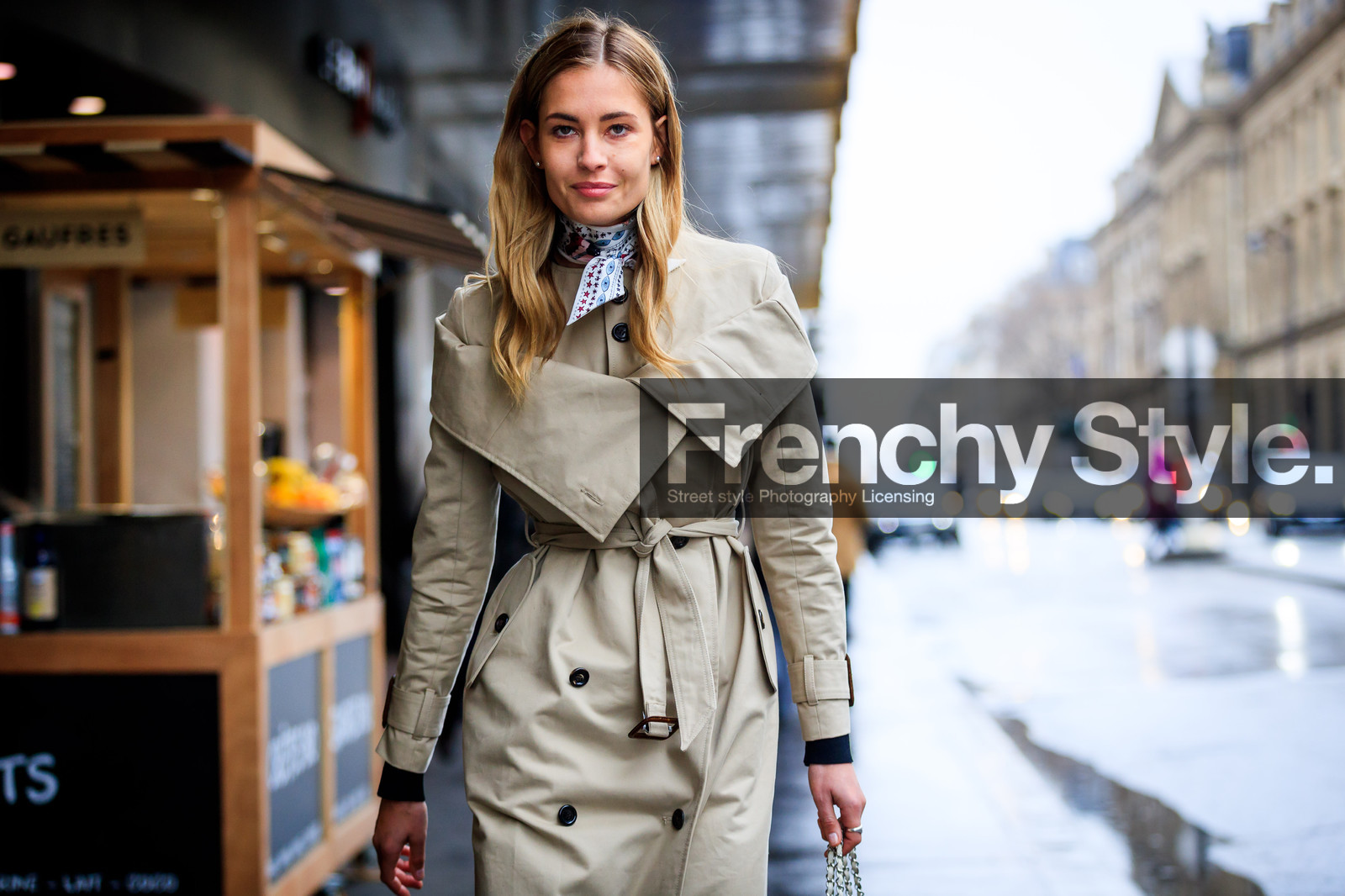 atmosphere details, AUTUMN WINTER 2017-2018, AW 17-18, beige coat, detail, FALL WINTER 2017-2018, fashion week, frenchystyle, FW, FW 17-18, horizontal, jonathan paciullo, model, nadja bender, PARIS, PFW, street style, trench coat, white scarf