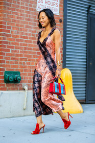 aimee song, christian dior, fashion week, frenchystyle, full length, FW, geometric, graphic bag, high heels, jonathan paciullo, leather bag, leather shoes, NEW YORK, NYFW, pink dress, printed bag, printed dress, red bag, red shoes, silk dress, SPRING SUMMER 2018, SS 18, street style, striped bag, vertical