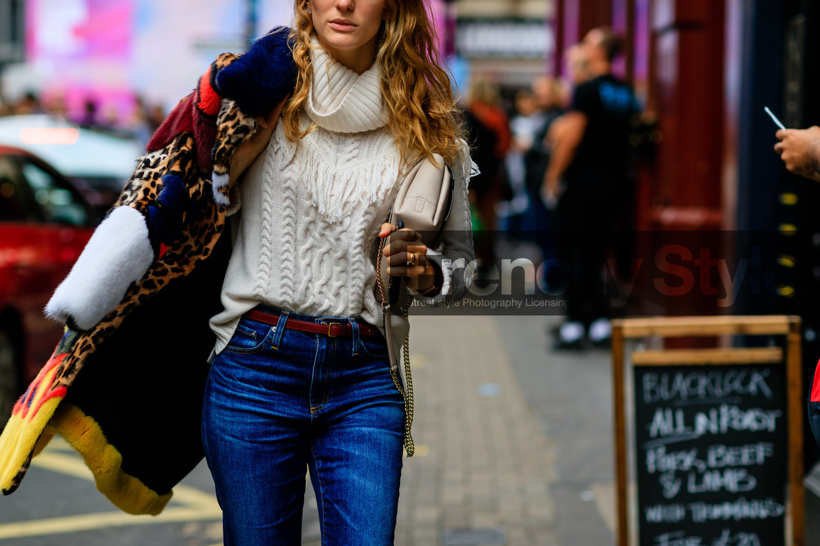animal print, atmosphere details, blue denim, denim pants, detail, fashion week, frenchystyle, fur coat, fur jacket, FW, horizontal, jeans, jonathan paciullo, leather bag, leopard print, LFW, LONDON, multicolor jacket, printed coat, printed jacket, sofia sanchez de betak, SPRING SUMMER 2017, SS 17, stars, street style, sunglasses, trousers, turtleneck sweater, white bag, white knit, white sweater, woman