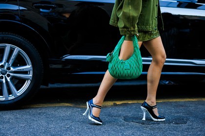 green jacket, denim jacket, mini skirt, green midi dress, printed skirt, animal print, snake skirt, miu miu handbag, pleated bag, details, close up, prada shoes, green ring, street style, jonathan paciullo, FW, frenchystyle, fashion week, MFW, MILAN, FALL WINTER 2022_2023, AUTUMN WINTER 2022-2023, FW 22-23, horizontal, atmosphere details