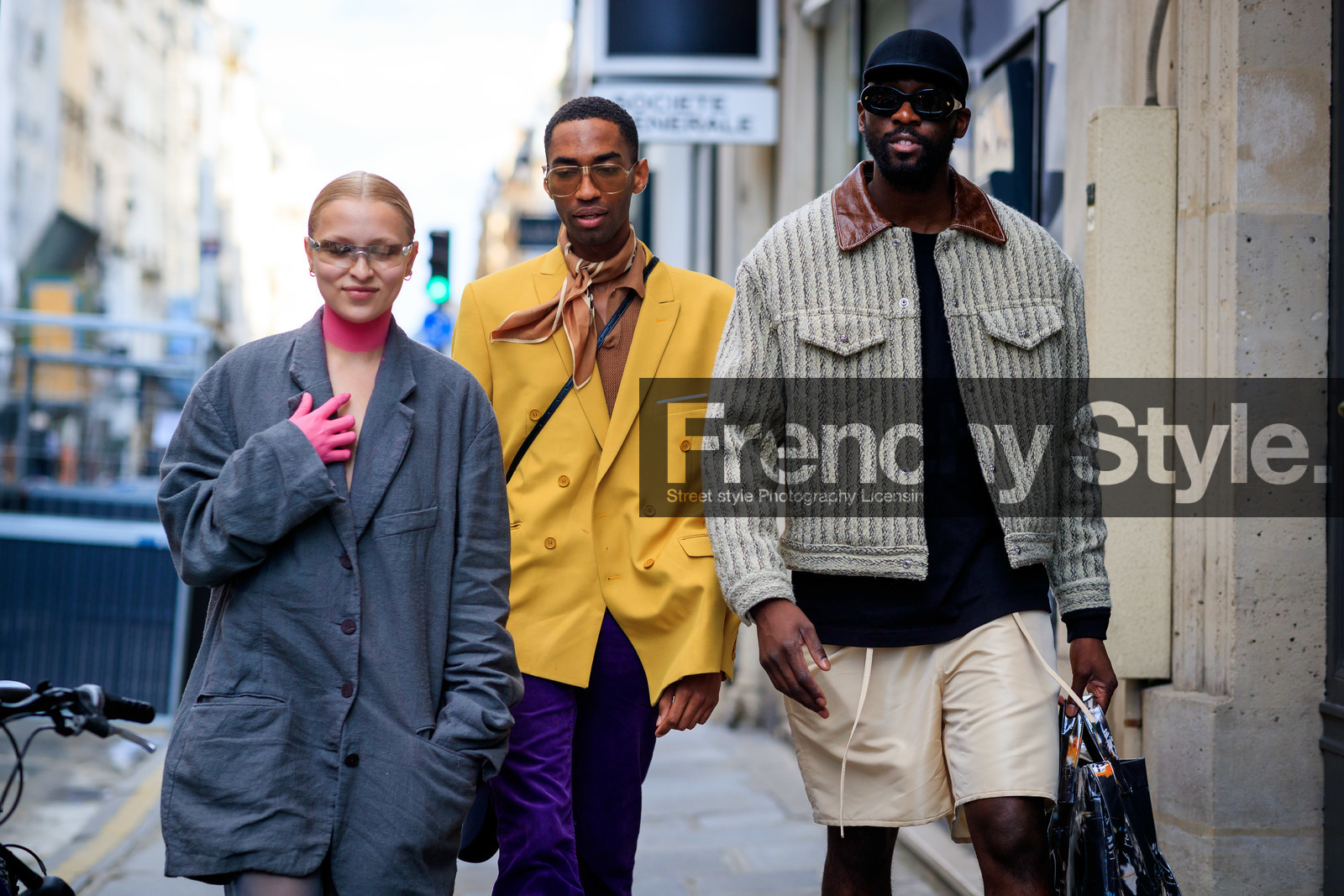 tweed jacket, button jacket, leather collar, beige jacket, beige shorts, light beige shorts, striped jacket, kaki jacket, black cap, black sunglasses, round shape sunglasses, yellow jacket, oversize jacket, aviator sunglasses, golden frame sunglasses, camel scarf, silk scarf, grey jacket, futurist shape sunglasses, mirror sunglasses, regina anikiy, phii, jean phillipe phiné n'djoli, fashion week, frenchystyle, FW, jonathan paciullo, street style, PFW, PARIS, SPRING SUMMER 2022, SS 22, horizontal, atmosphere details, detail