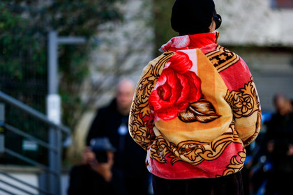 graphic jacket, multicolor jacket, printed jacket, fashion week, frenchystyle, FW, jonathan paciullo, street style, PFW, PARIS, AUTUMN WINTER 2019-2020, AW 19-20, FALL WINTER 2019-2020, FW 19-20, horizontal, atmosphere details, detail