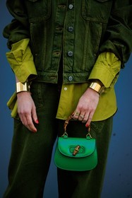 details, close up, mini hanbag, green pants, denim pants, golden cuffs, golden bracelets, bamboo bag, gucci bag, mini gucic bag, bamboo gucci, golden rings, golden ring, green shirt, green handbag, red nails, street style, jonathan paciullo, FW, frenchystyle, fashion week, MFW, MILAN, FALL WINTER 2022_2023, AUTUMN WINTER 2022-2023, FW 22-23, vertical, atmosphere details