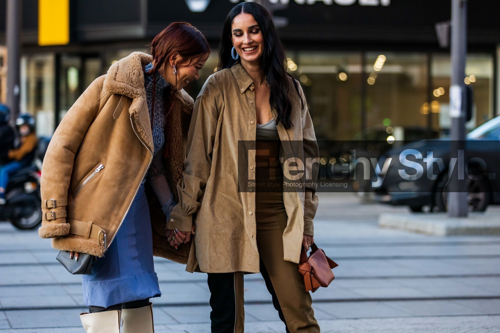 acne bag, acne studios look, bag, beige shirt, bicolor pants, blue earrings, bra, brown bag, corduroy shirt, earrings, Fiona Zanetti, hoops, kakhi bra, kakhi pants, leather bag, pants, shirt, slipt pants, zipped pants, beige coat, beige jacket, blue skirt, blue top, blue turtleneck, boots, coat, jacket, leather boots, Louisa Meng, print, printed top, skirt, suede coat, suede jacket, top, turtleneck, white boots, street style, jonathan paciullo, FW, frenchystyle, fashion week, PFW, PARIS, SPRING SUMMER 2022, SS 22, horizontal, atmosphere details