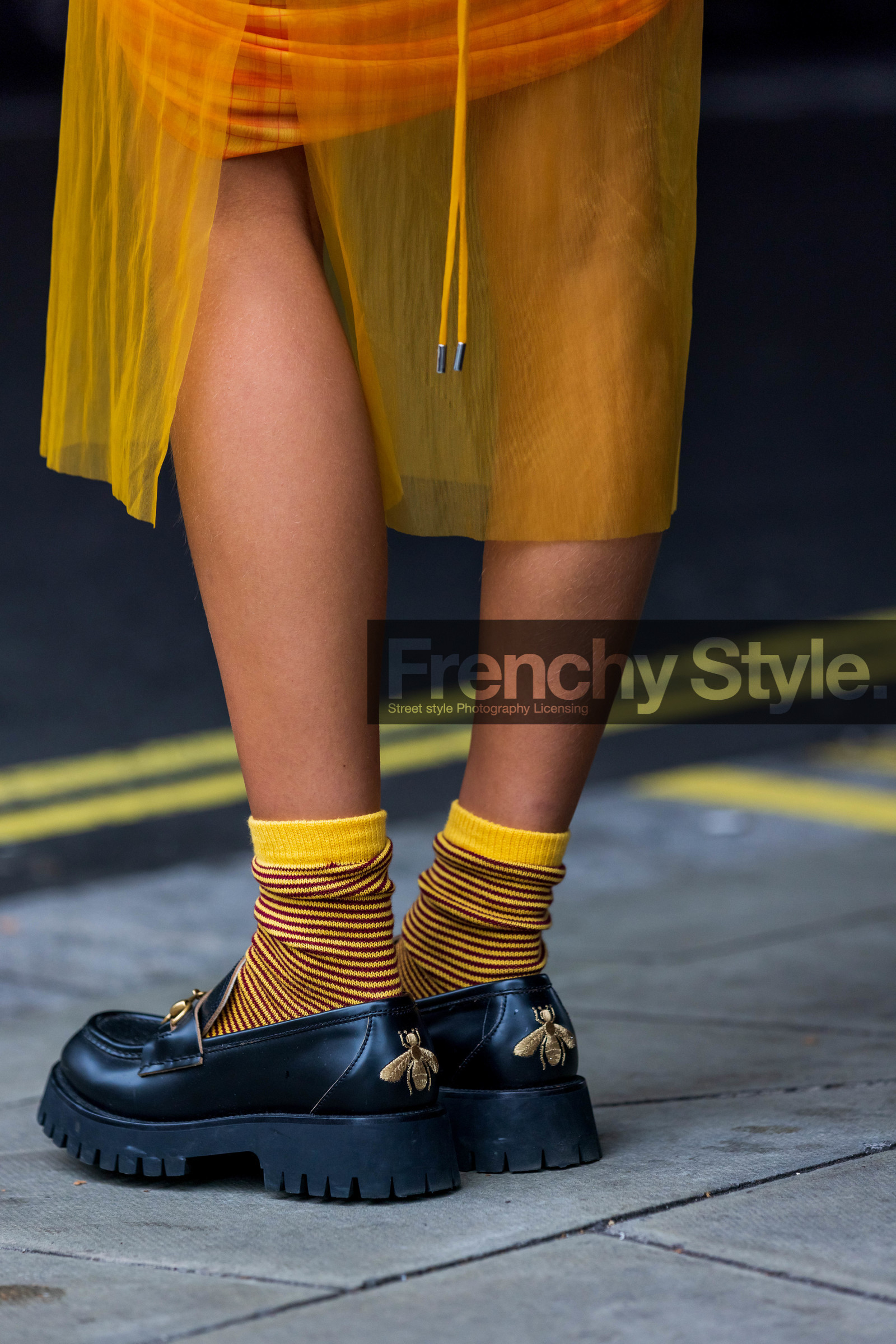 details, gucci, derbies, socks, stripes, orange, fashion week, frenchystyle, FW, jonathan paciullo, street style, SS 22, SPRING SUMMER 2022, LFW, LONDON, vertical, atmosphere details, detail