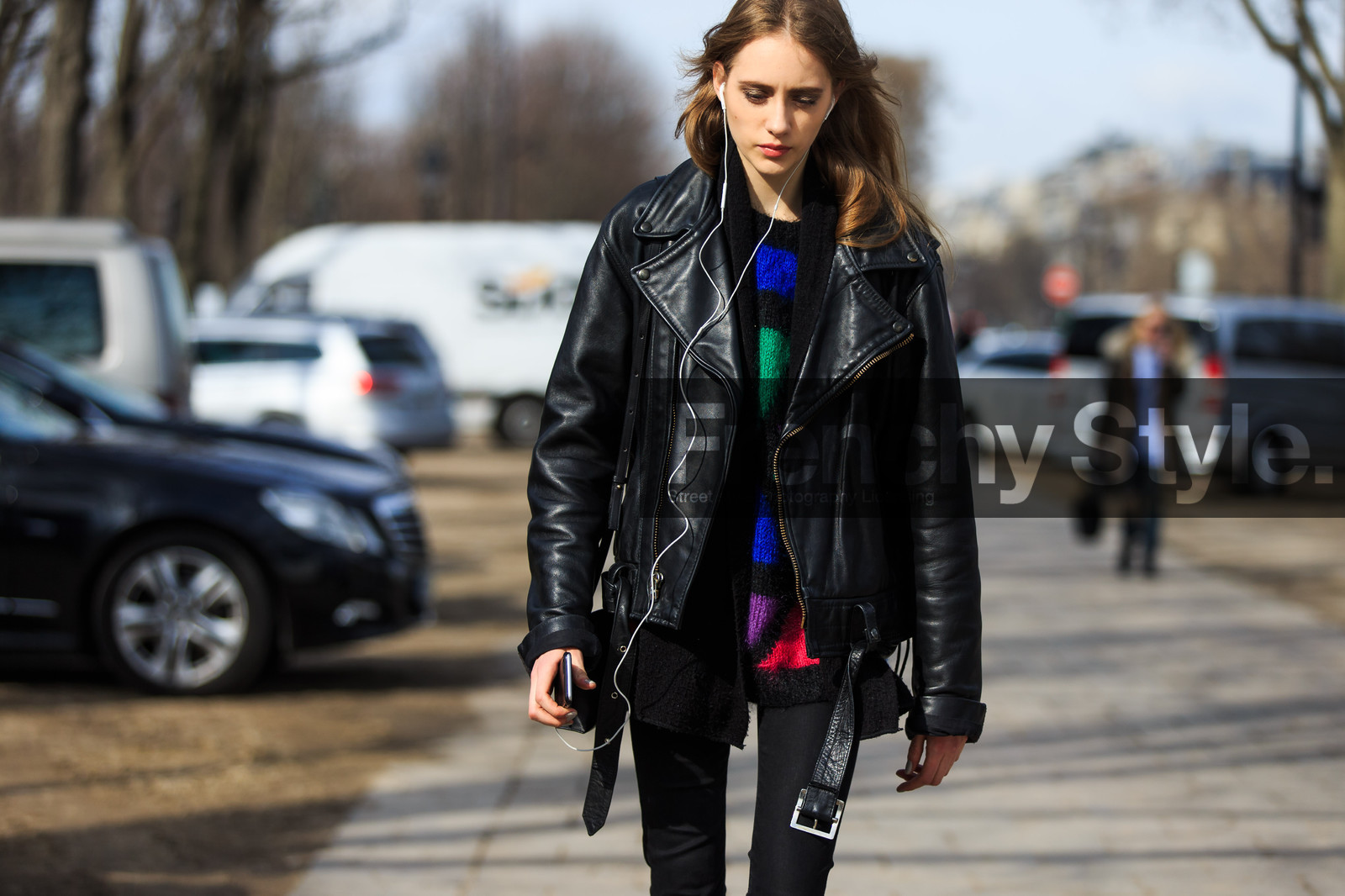 atmosphere details, AUTUMN WINTER 2016-2017, AW 16-17, black denim, black jacket, black perfecto, black scarf, denim pants, detail, FALL WINTER 2016-2017, fashion week, frenchystyle, FW, FW 16-17, horizontal, jeans, jonathan paciullo, leather jacket, leather perfecto, model, multicolor sweater, PARIS, PFW, street style, trousers
