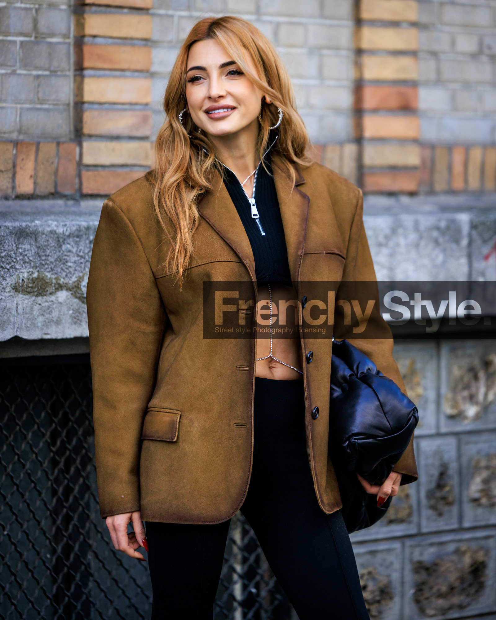 fashion week, frenchystyle, FW, jonathan paciullo, street style, PFW, PARIS, SPRING SUMMER 2024, SS 24, vertical, atmosphere details, detail
