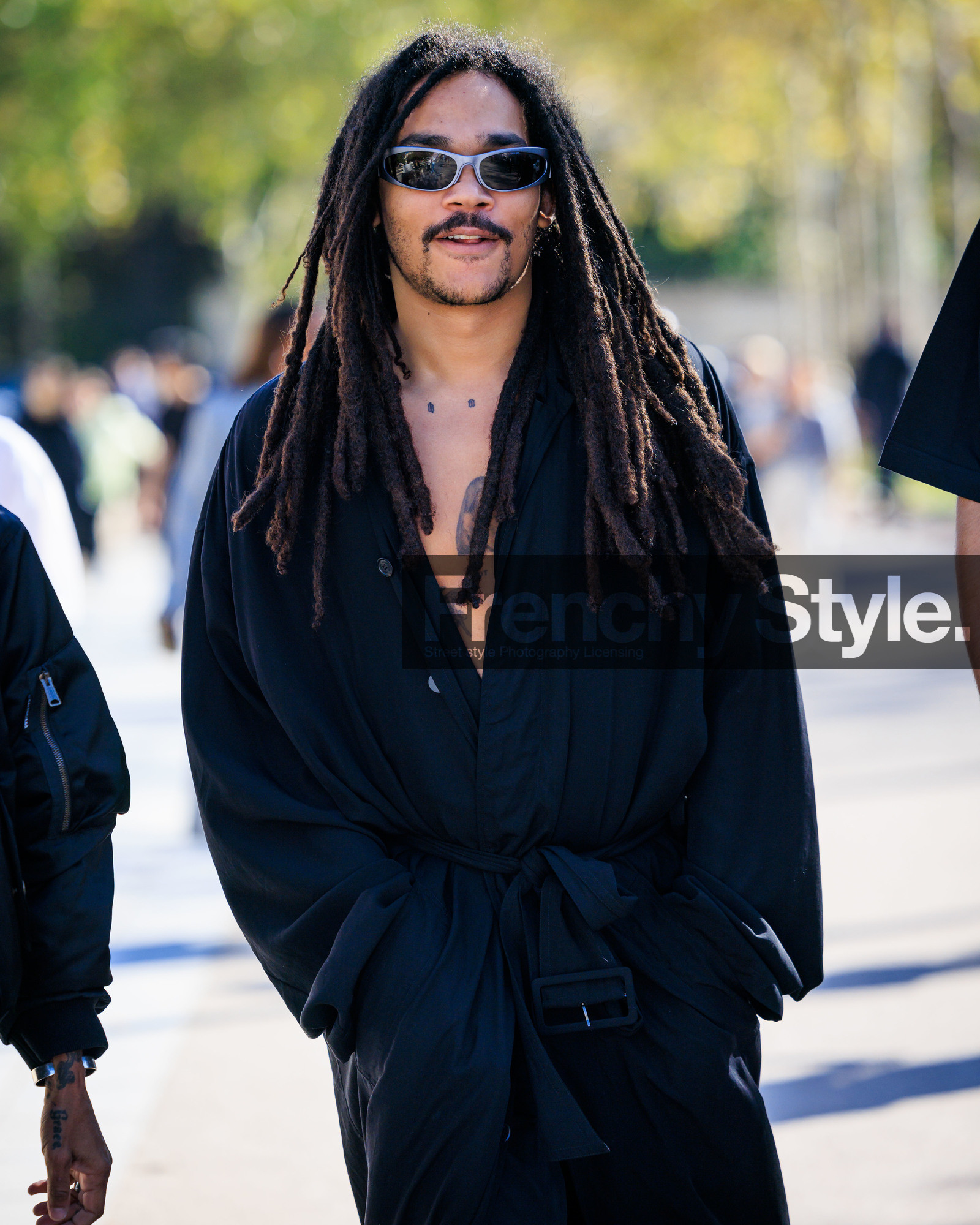 PARIS, PFW, fashion week, frenchystyle, FW, jonathan paciullo, street style, SPRING SUMMER 2024, SS 24, vertical, atmosphere details, detail