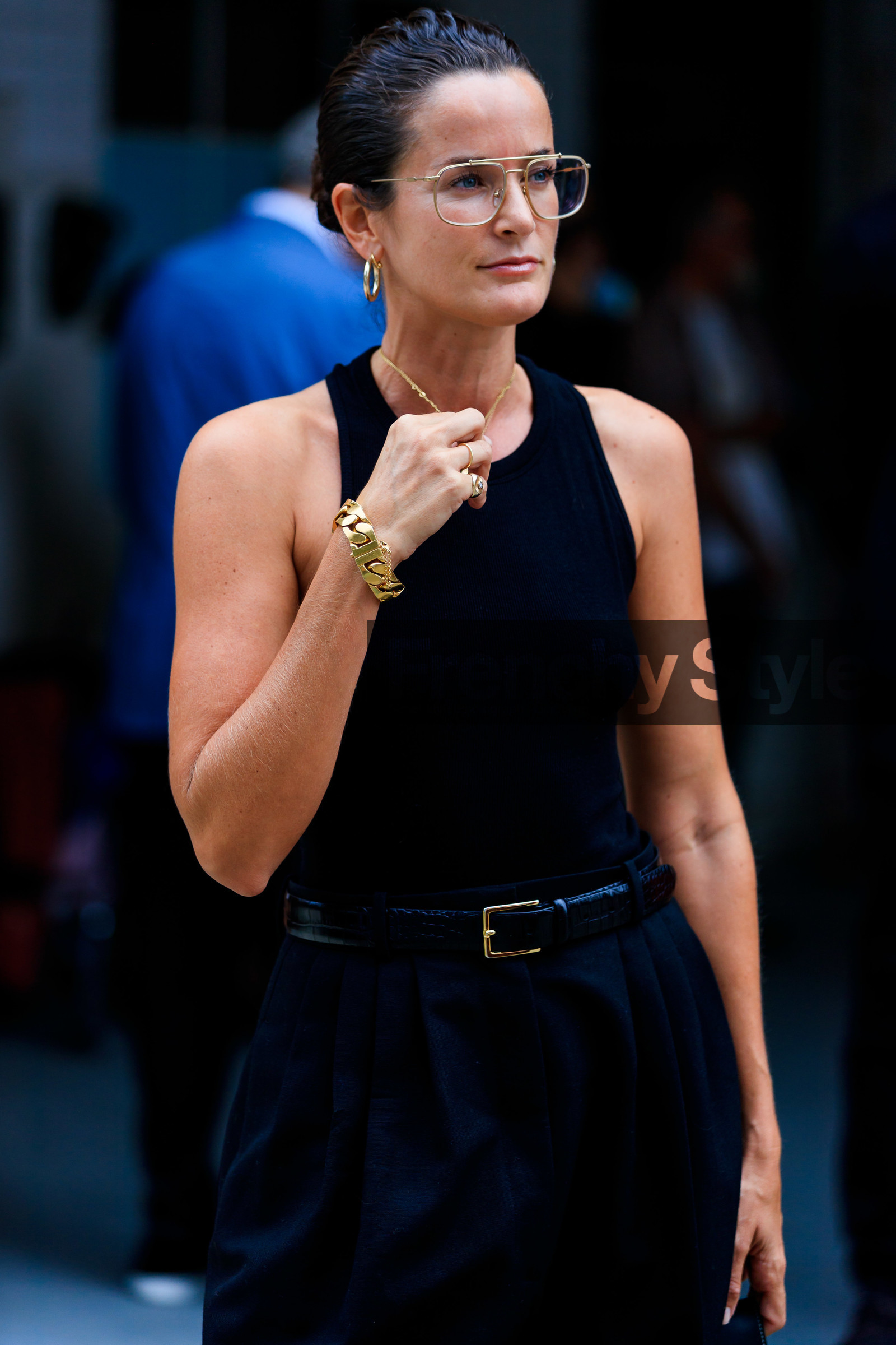 black belt, black pants, black tank top, bracelet, earrings, leather belt, Lucy Chadwick, necklace, pulled back hair, sunglasses, tone on tone, total look black, trousers, watch, wet hair, street style, jonathan paciullo, FW, frenchystyle, fashion week, NEW YORK, NYFW, SPRING SUMMER 2020, SS 20, vertical, detail, atmosphere details