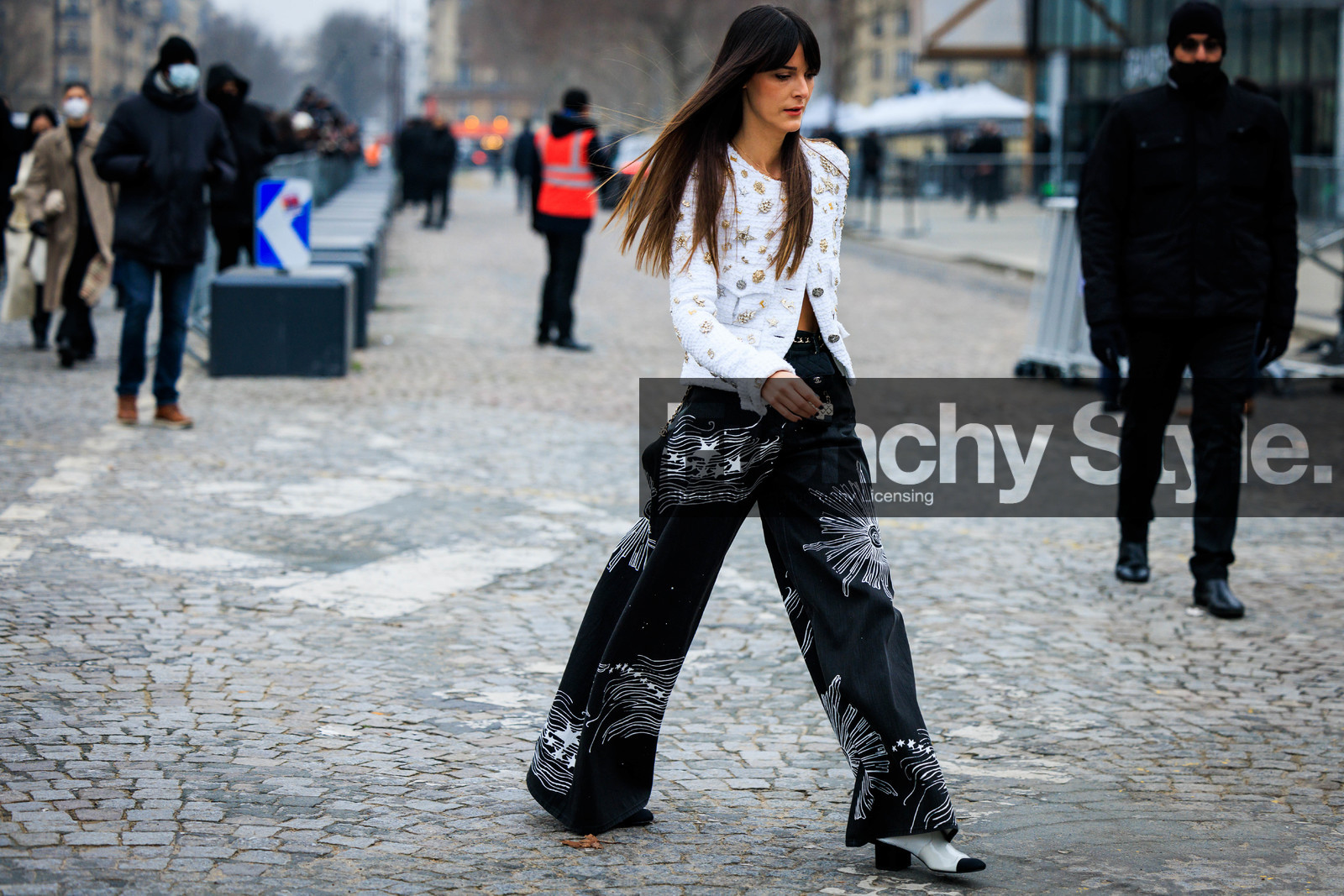 chanel, flared pants, black trousers, baggy pants, embroidered pants, white jacket, tweed jacket, long hair, haut couture, chanel bottines, white bottines, fashion week, frenchystyle, FW, jonathan paciullo, street style, PARIS, PFW, SPRING SUMMER 2022, SS 22, full length, leia sfez