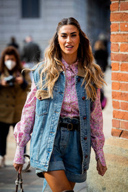 denim, denim jacket, denim shorts, denim total look, light blue jacket, light blue shorts, loose shorts, loose jacket, sleeveless jacket, pink shirt, floral printed shirt, liberty printed shirt, high waist shorts, belted shorts, suede bag, suede boots, black bag, black boots, used shorts, philosophy jacket, philosophy, shorts, philosophy look, philosophy shirt, street style, jonathan paciullo, FW, frenchystyle, fashion week, MFW, MILAN, SPRING SUMMER 2021, SS 21, vertical, detail