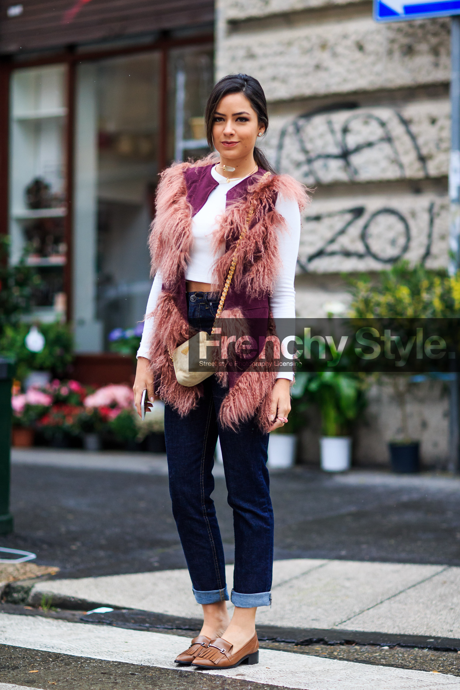 AUTUMN WINTER 2016-2017, AW 16-17, beige, beige bag, blue denim, brown, brown shoes, denim pants, FALL WINTER 2016-2017, fashion week, frenchystyle, full length, fur jacket, FW, FW 16-17, high waist, jeans, jonathan paciullo, leather shoes, LFW, LONDON, MENSWEAR, mocassins, necklace, pink, pink fur, pink jacket, prada, purple, sleeveless, street style, suede bag, trousers, vertical, white sweater