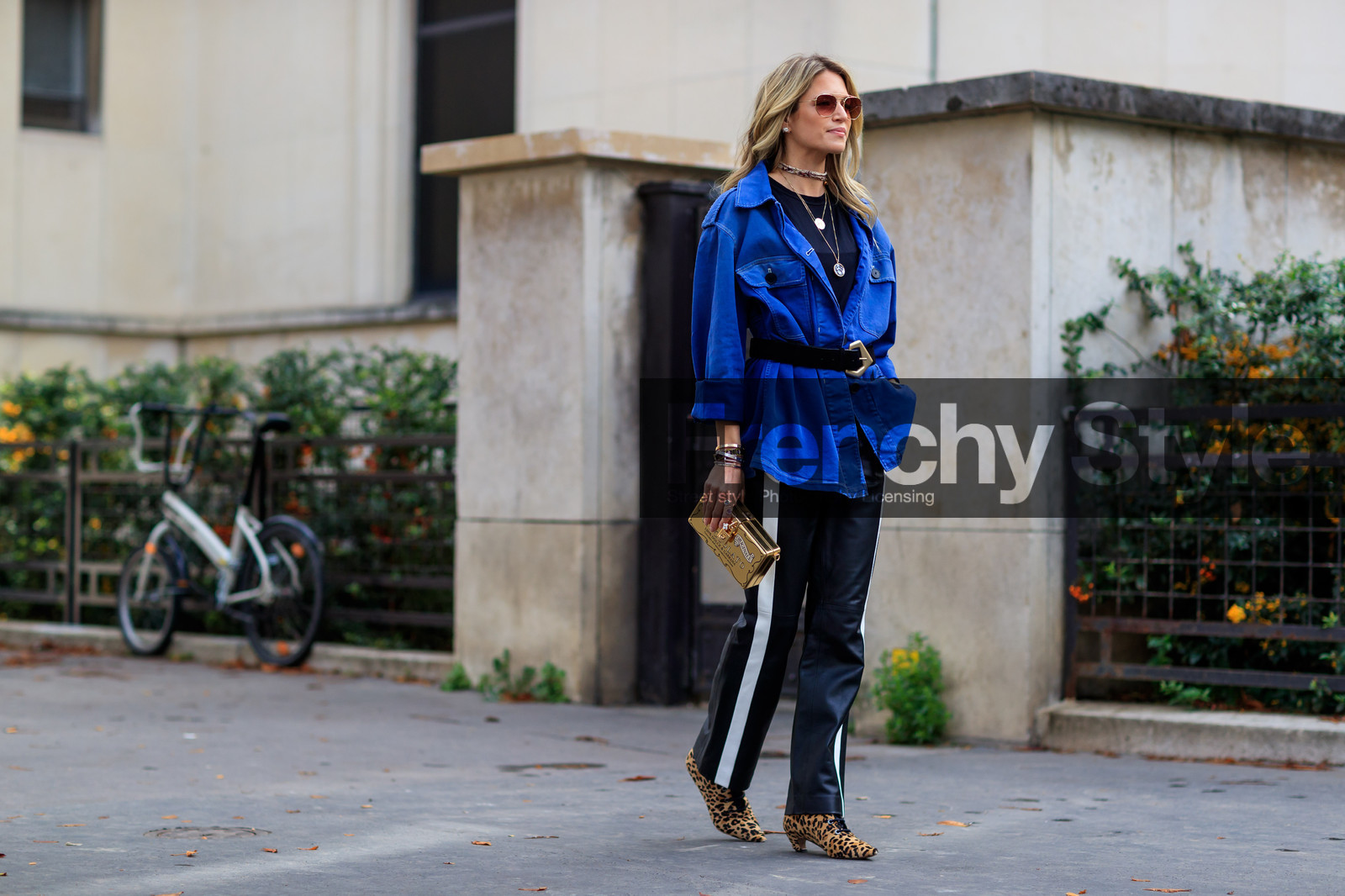 animal print, atmosphere details, black belt, black pants, blue jacket, brown shoes, fashion week, frenchystyle, full length, FW, gold bag, graphic bag, graphic pants, high heels, horizontal, jonathan paciullo, leather bag, leather pants, leather shoes, leopard print, necklace, PARIS, PFW, printed bag, printed pants, printed shoes, SPRING SUMMER 2018, SS 18, street style, striped pants, sunglasses, trousers, helena bordon