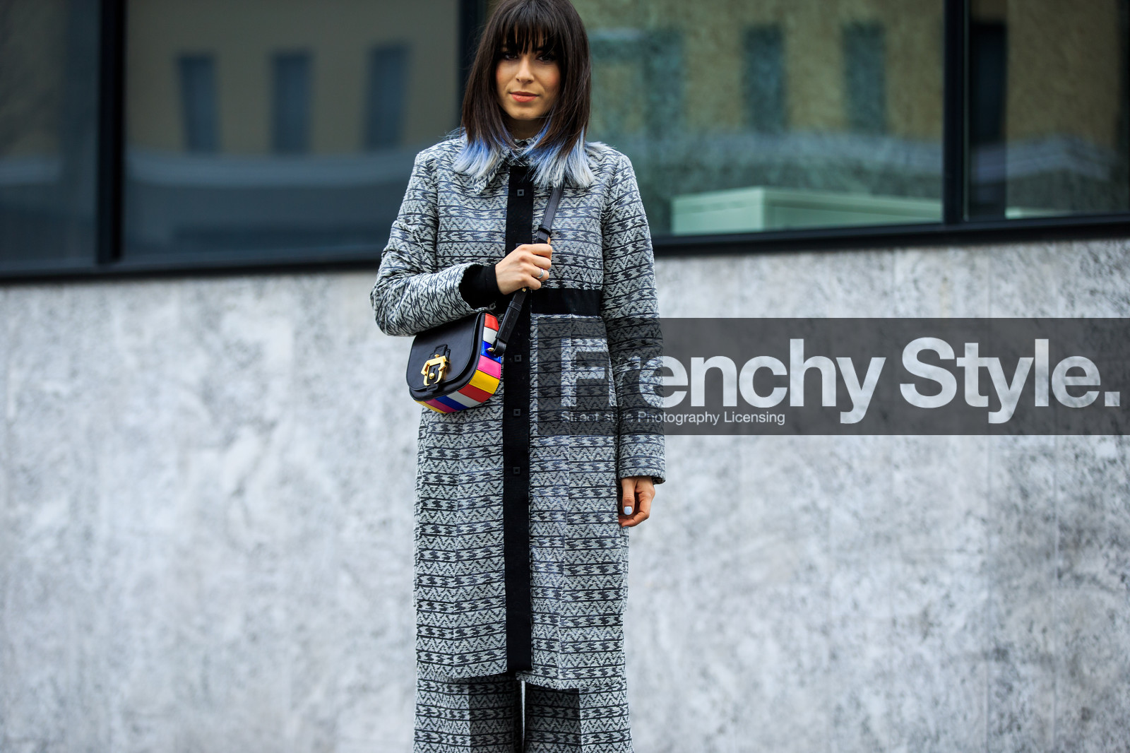 atmosphere details, AUTUMN WINTER 2016-2017, AW 16-17, black bag, black coat, black pants, detail, dyed hair, FALL WINTER 2016-2017, fashion week, frenchystyle, FW, FW 16-17, geometric, graphic bag, horizontal, jonathan paciullo, leather bag, LFW, LONDON, MENSWEAR, multicolor bag, printed coat, printed pants, street style, striped bag, stripes, trousers