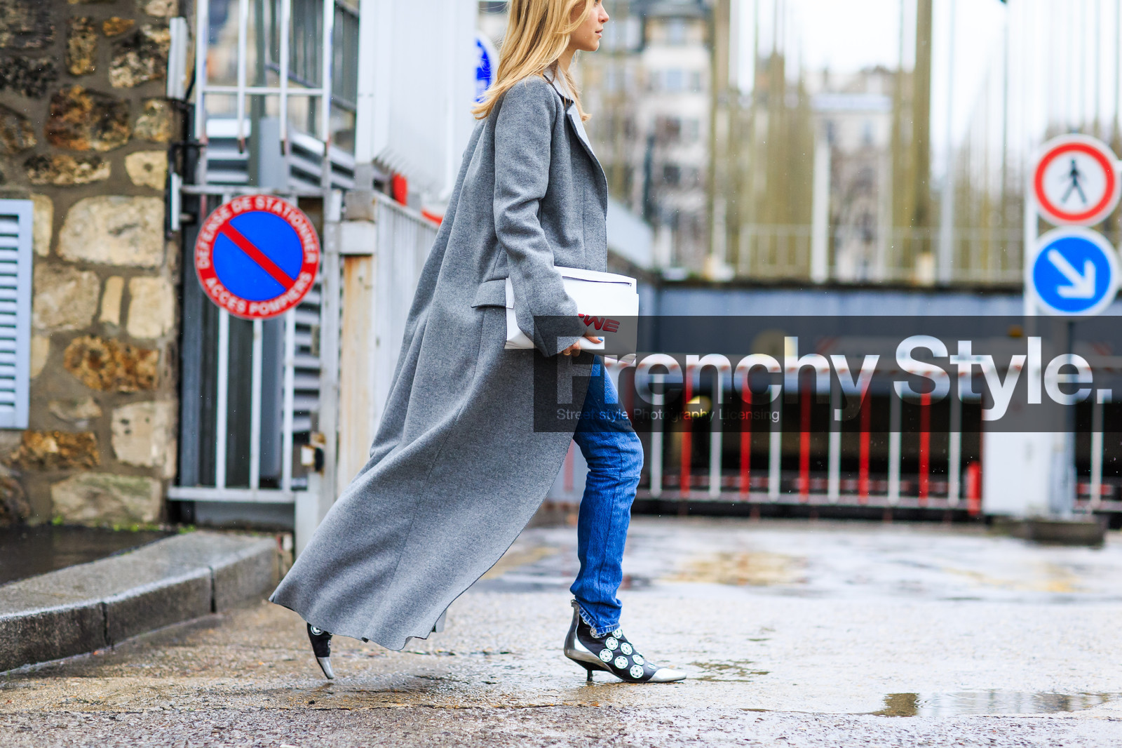 atmosphere details, AUTUMN WINTER 2016-2017, AW 16-17, black boots, blue denim, denim pants, detail, FALL WINTER 2016-2017, fashion week, frenchystyle, FW, FW 16-17, grey coat, grey t shirt, horizontal, jeans, jonathan paciullo, leather bag, leather boots, loewe, long coat, long hair, overcoat, PARIS, pernille teisbaek, PFW, printed bag, printed t shirt, street style, studs, supreme, trousers, white bag