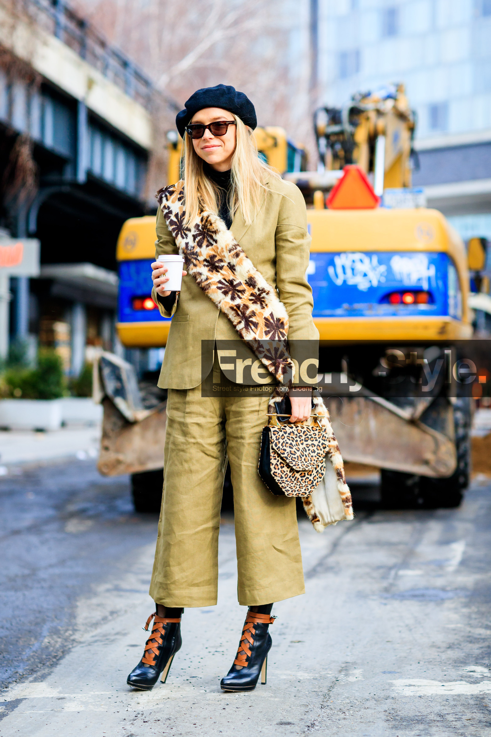 animal print, AUTUMN WINTER 2017-2018, AW 17-18, beret, black hat, black shoes, brown bag, chloe king, FALL WINTER 2017-2018, fashion week, frenchystyle, full length, FW, FW 17-18, green jacket, green pants, green suit, high heels, jonathan paciullo, lace up shoes, leather bag, leather shoes, leopard, leopard print, linen, m2malletier, NEW YORK, NYFW, printed bag, printed scarf, street style, sunglasses, trousers, vertical