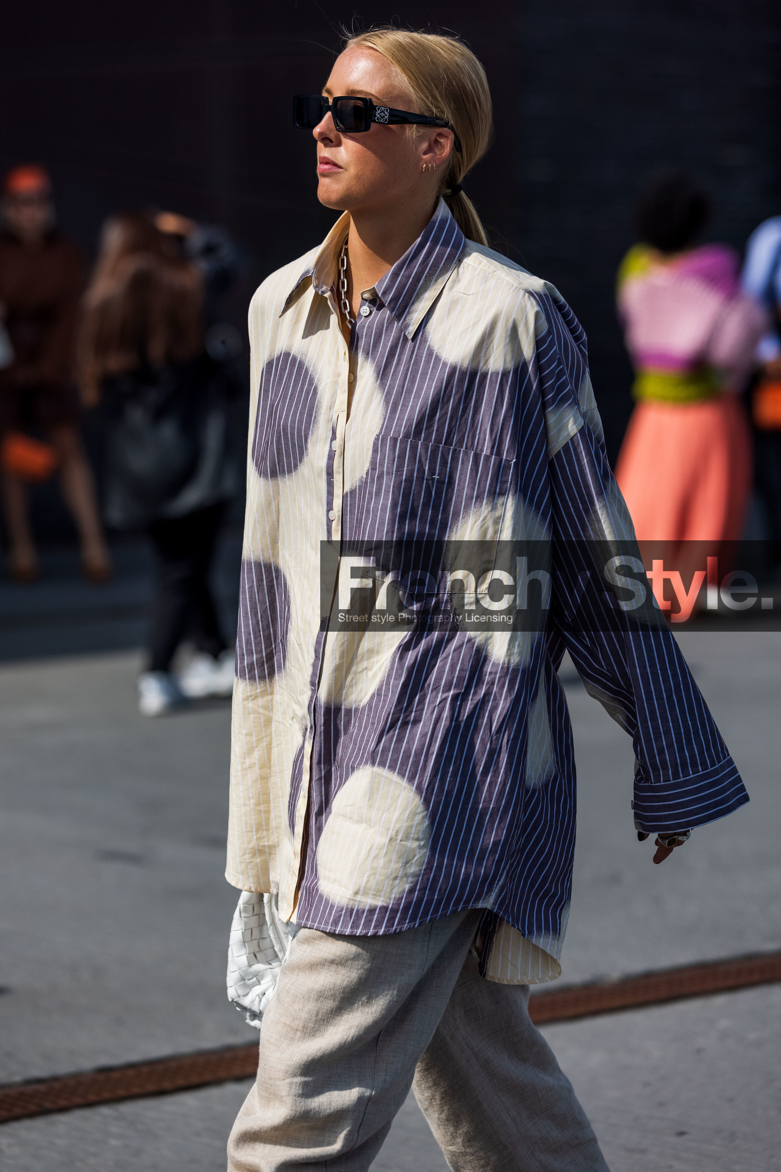 Ellen Claesson, square shape glasses, loewe glasses, loewe sunglasses, black sunglasses, blue shirt, striped shirt, white shirt, tie and dye shirt, oversize shirt, long shirt, polka dots shirt, fashion week, frenchystyle, FW, jonathan paciullo, street style, SPRING SUMMER 2022, SS 22, COPENHAGEN, CPHFW, vertical, atmosphere details