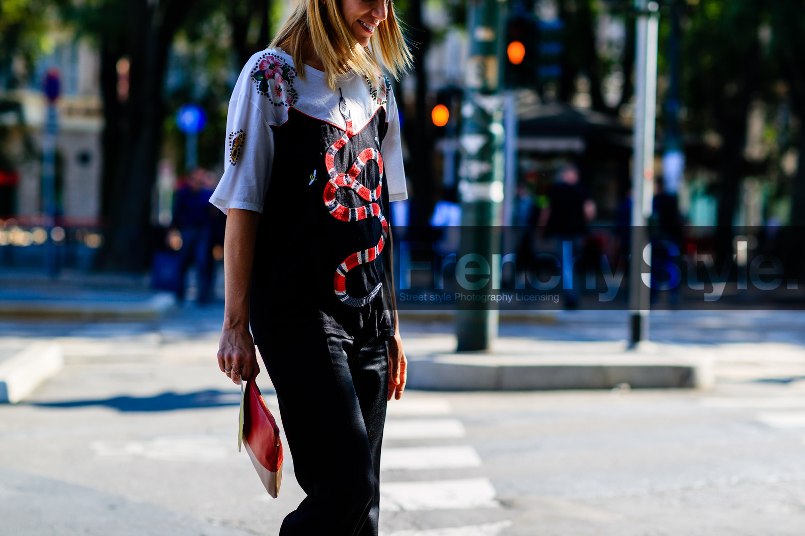 atmosphere details, black pants, black t shirt, detail, fashion week, frenchystyle, FW, gucci, horizontal, jonathan paciullo, leather bag, MFW, MILAN, printed t shirt, SPRING SUMMER 2017, SS 17, street style, trousers, virginia smith