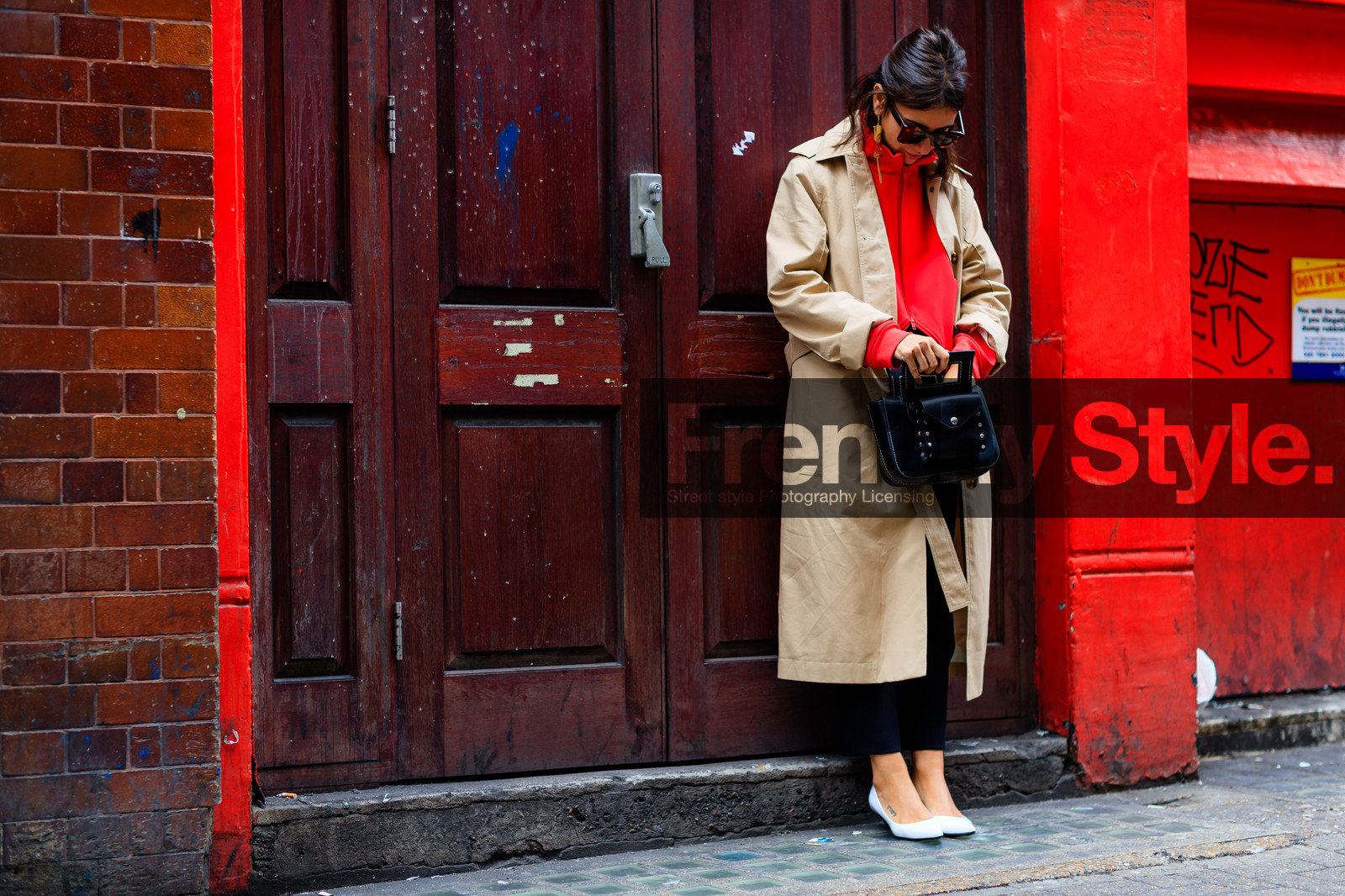 atmosphere details, beige coat, black bag, black pants, earrings, fashion week, frenchystyle, full length, FW, golden jewelry, horizontal, jonathan paciullo, leather bag, leather shoes, LFW, LONDON, louis vuitton, natasha goldenberg, red sweater, SPRING SUMMER 2017, SS 17, street style, sunglasses, trench coat, trousers, white shoes, woman