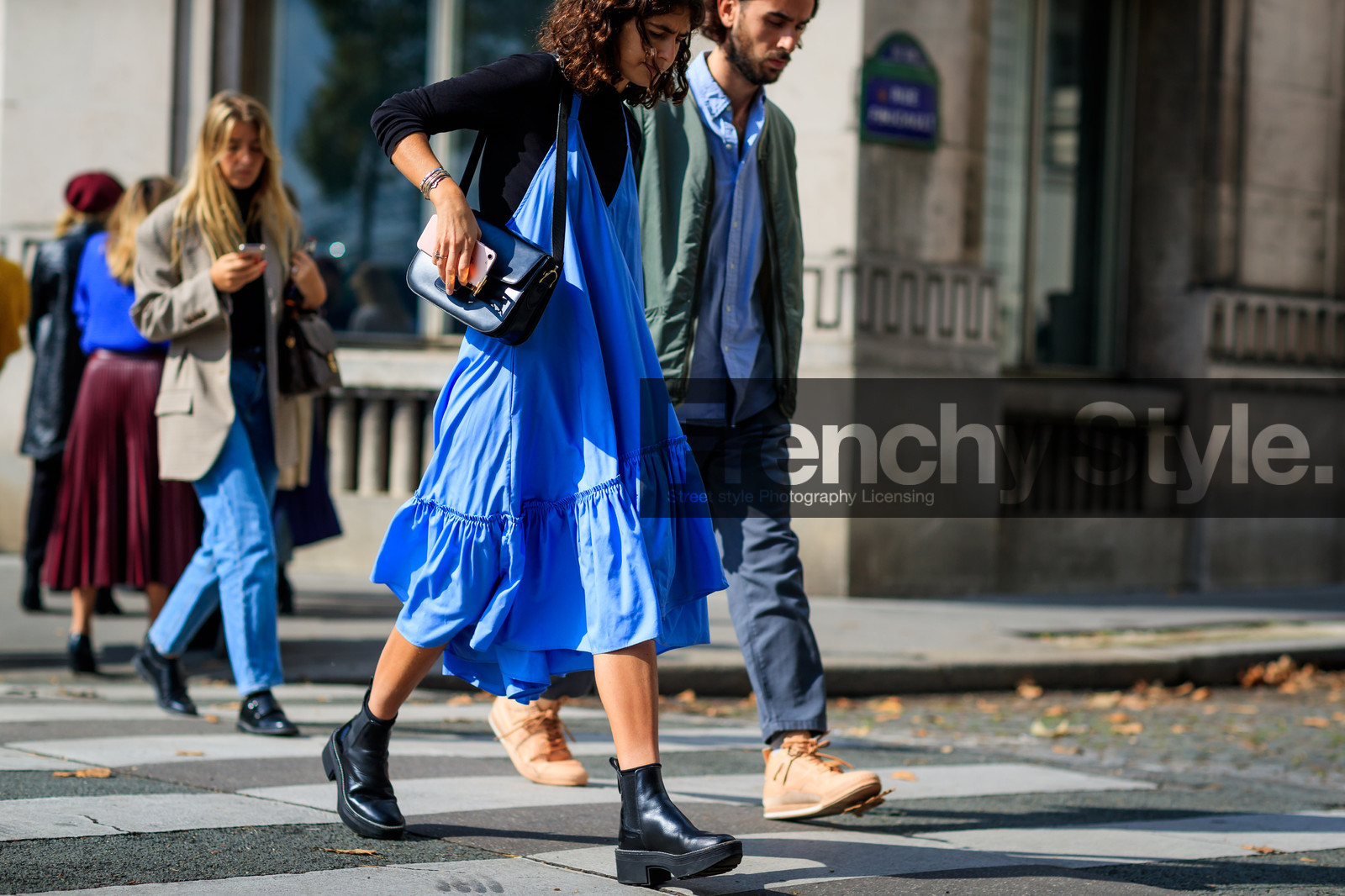 atmosphere details, black bag, black shoes, black sweater, blue dress, detail, fashion week, frenchystyle, FW, horizontal, jonathan paciullo, leather bag, leather shoes, PARIS, PFW, SPRING SUMMER 2018, SS 18, street style, turtleneck sweater