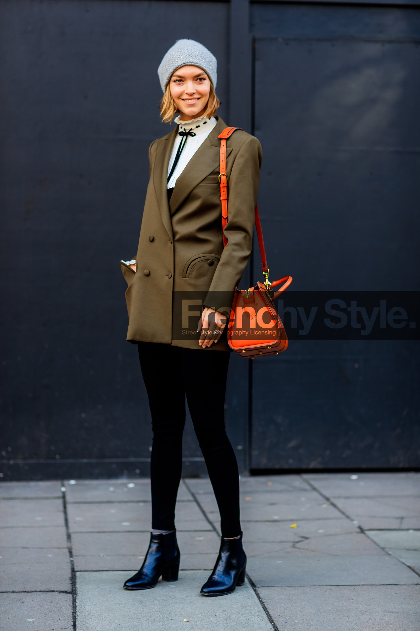 black pants, black shoes, blazer, green jacket, grey beanie, high heels, leather bag, leather shoes, orange bag, trousers, white knit, fashion week, frenchystyle, FW, jonathan paciullo, street style, LFW, LONDON, AUTUMN WINTER 2018-2019, AW 18-19, FALL WINTER 2018-2019, FW 18-19, vertical, full length, arizona muse, model