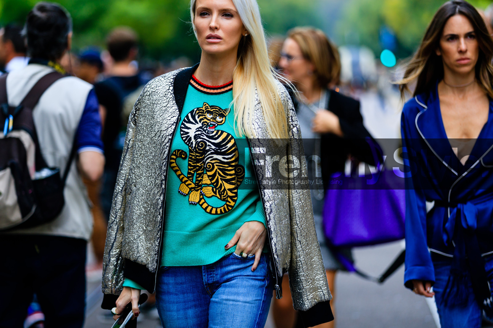 animal print, atmosphere details, black bag, blue denim, denim pants, detail, embroidered sweater, fashion week, frenchystyle, FW, green sweater, gucci, horizontal, jeans, jonathan paciullo, kate davidson hudson, MFW, MILAN, SPRING SUMMER 2017, SS 17, street style, teddy jacket, trousers