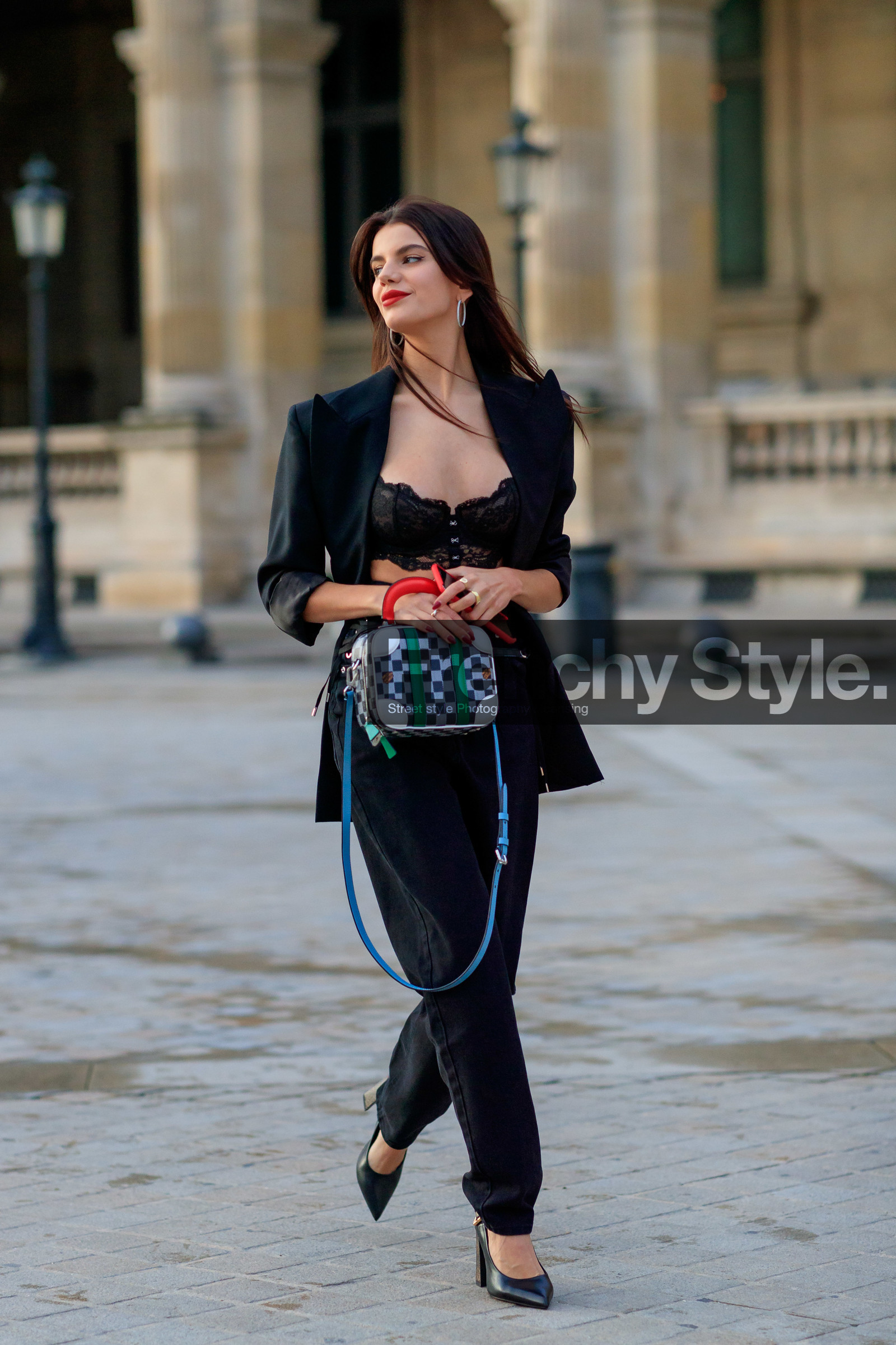 black jacket, black jeans, black bra, lace bra, cropped top, high waist jeans, boyfriend jeans, louis vuitton shoes, louis vuitton bag, monogrammed bag, checked bag, mini bag, red leather bag, green leather bag, black leather bag, white leather bag, bicolor bag, PARIS, PFW, SPRING SUMMER 2020, SS 20, fashion week, frenchystyle, FW, jonathan paciullo, street style, vertical, full length