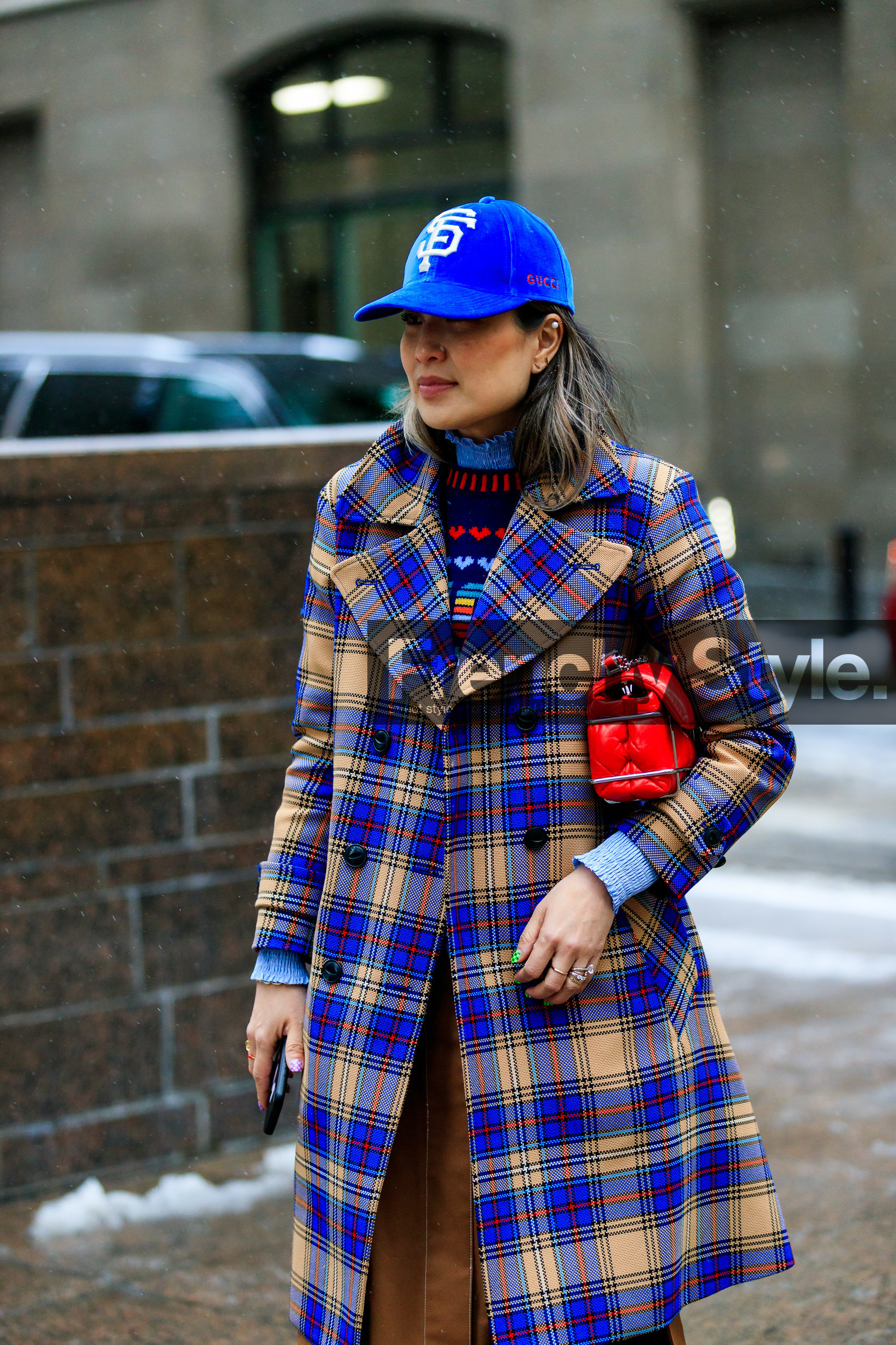 blue cap, blue coat, checked, graphic jacket, gucci, leather bag, plaid, printed jacket, red bag, tartan, street style, jonathan paciullo, frenchystyle, NYFW, NEW YORK, AUTUMN WINTER 2019-2020, AW 19-20, FALL WINTER 2019-2020, FW 19-20, fashion week, FW, vertical, atmosphere details, detail