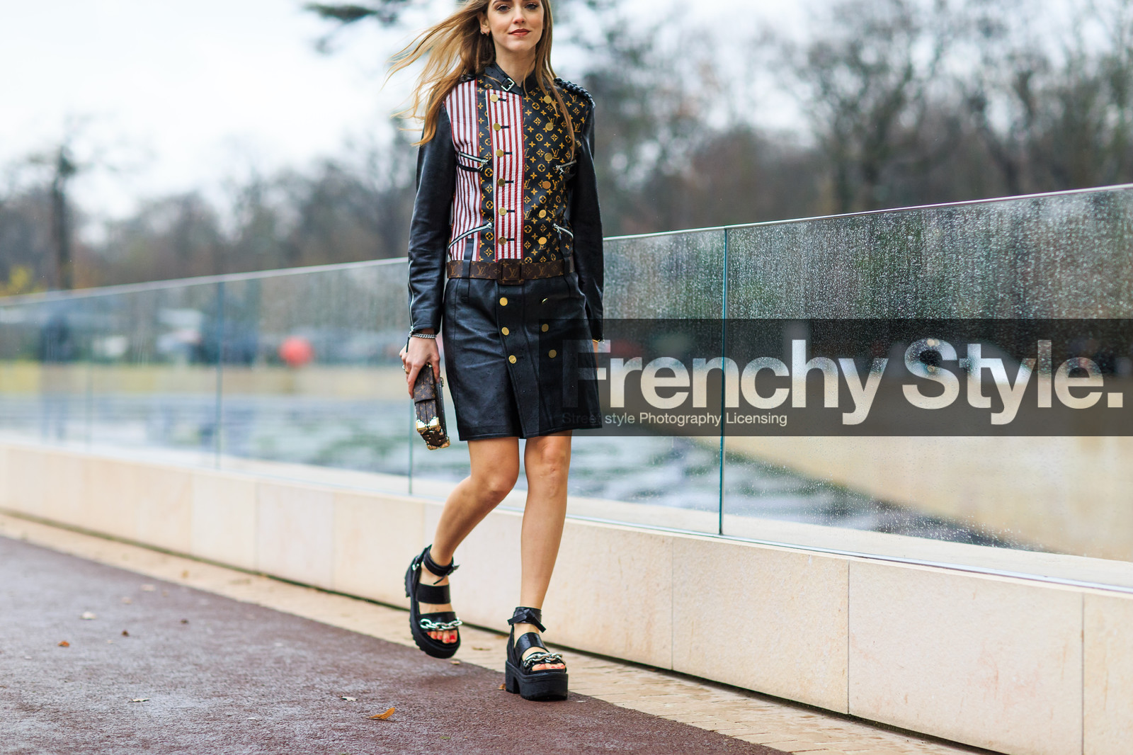 atmosphere details, AUTUMN WINTER 2016-2017, AW 16-17, black dress, black sandals, black wedges, braids, brown bag, chiara ferragni, detail, FALL WINTER 2016-2017, fashion week, frenchystyle, FW, FW 16-17, geometric, graphic dress, high heels, horizontal, jonathan paciullo, leather bag, leather belt, leather dress, leather shoes, louis vuitton, monogram, PARIS, PFW, printed bag, printed dress, street style, striped dress
