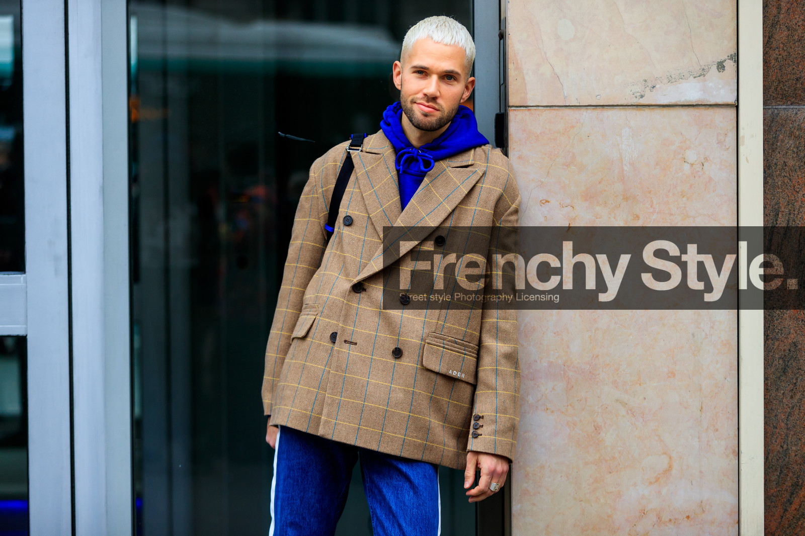 blue denim, blue sweater, brown jacket, checked, denim pants, dyed hair, graphic jacket, graphic pants, hoodie, jeans, plaid, printed jacket, printed pants, trousers, street style, jonathan paciullo, FW, frenchystyle, fashion week, PFW, PARIS, AUTUMN WINTER 2018-2019, FALL WINTER 2018-2019, FW 18-19, horizontal, atmosphere details, alice & j.s
