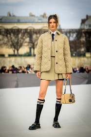dior, dior jacket, puffed jacket, beige jacket, beige skirt, mini skirt, white tshirt, black tie, dior sock, dior mocassins, dior derbies, black derbies, dior bag, beige bag, chained bag, beige look, zita d hauteville, fashion week, frenchystyle, FW, jonathan paciullo, street style, AUTUMN WINTER 2022-2023, FALL WINTER 2022_2023, FW 22-23, PFW, PARIS, vertical, full length