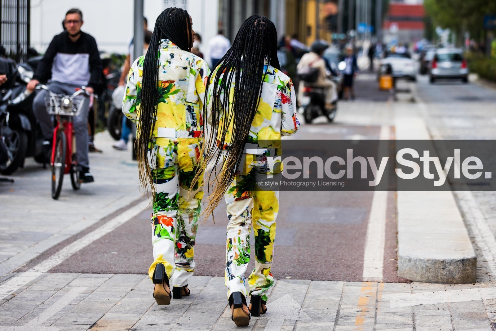 bag, black sandals, bread, duo, flower, flower print, jacket, leather sandals, msgm look, pants, print, printed jacket, printed pants, sandals, small bag, total look, yellow bag, yellow jacket, yellow pants, back, back detail, long hair, color, fashion week, frenchystyle, FW, jonathan paciullo, street style, SPRING SUMMER 2022, SS 22, MFW, MILAN, atmosphere details, horizontal, full length