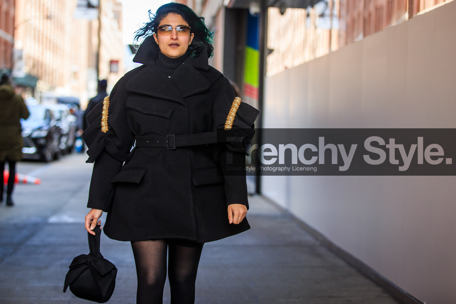atmosphere details, AUTUMN WINTER 2016-2017, AW 16-17, black bag, black coat, black jacket, bow tie, brooch, detail, dyed hair, fashion week, frenchystyle, fun bag, FW, FW 16-17, horizontal, jonathan paciullo, mini bag, NEW YORK, NYFW, Preetma Singh, street style, sunglasses, woman