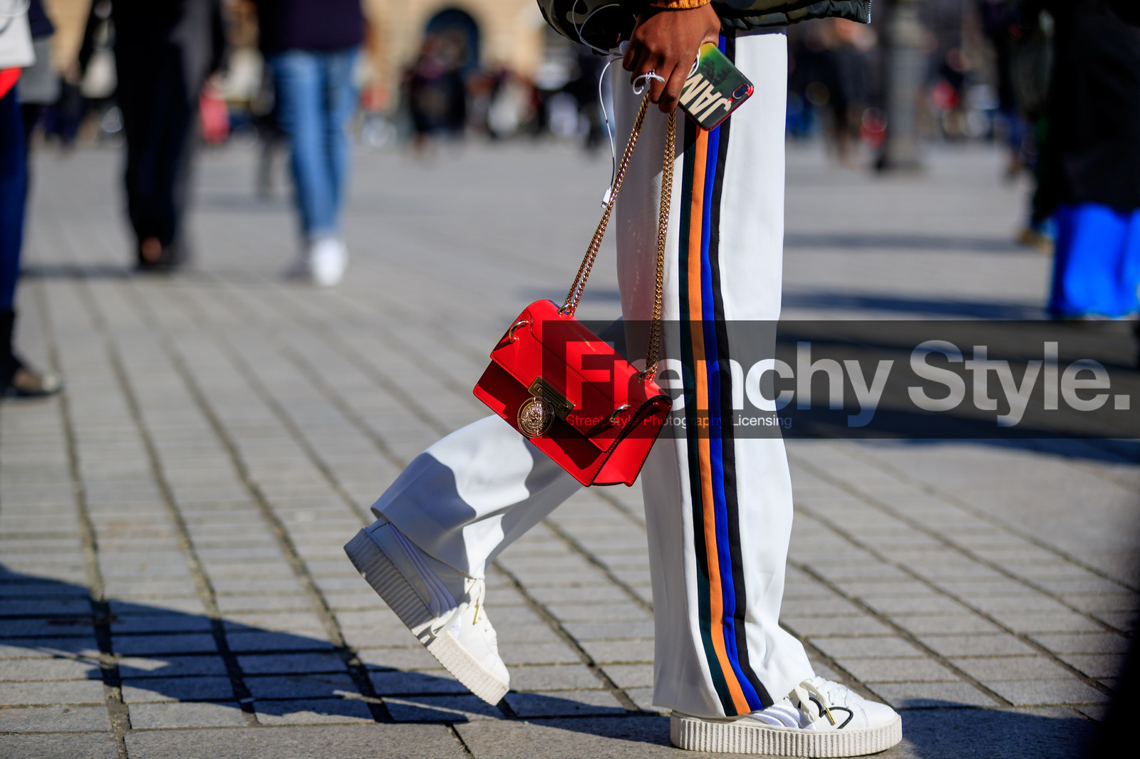 graphic pants, leather bag, leather shoes, printed pants, red bag, stripes, trousers, white pants, white sneakers, street style, jonathan paciullo, FW, frenchystyle, fashion week, PFW, PARIS, AUTUMN WINTER 2018-2019, FALL WINTER 2018-2019, FW 18-19, horizontal, atmosphere details, model