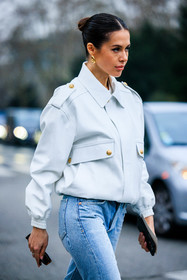 white jacket, bomber jacket, light jeans, golden earrings, fashion week, frenchystyle, FW, jonathan paciullo, street style, PARIS, PFW, SPRING SUMMER 2022, SS 22, atmosphere details, detail, vertical