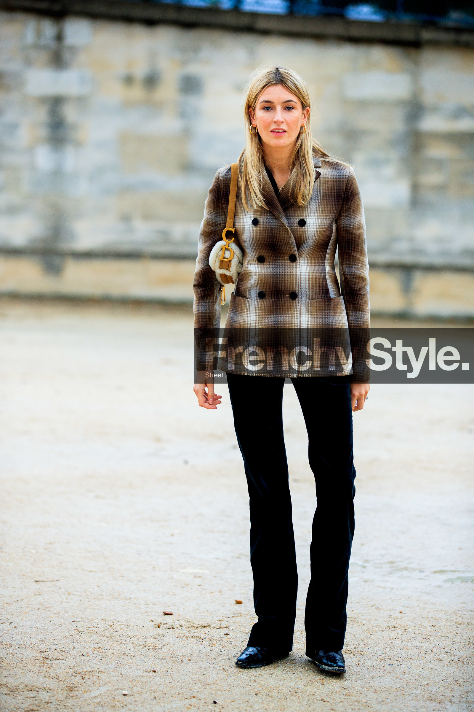 camille charriere, checked jacket, brown jacket, camel jacket, camel bag, camel suede bag, fur bag, velvet pants, flare pants, black pants, dior bag, dior saddle bag, dior jacket, hand bag, fashion week, frenchystyle, FW, jonathan paciullo, street style, PFW, PARIS, SPRING SUMMER 2021, SS 21, vertical, full length